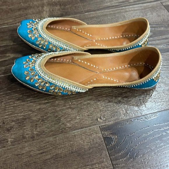 Traditional Punjabi Shoes - Picture 2 of 2